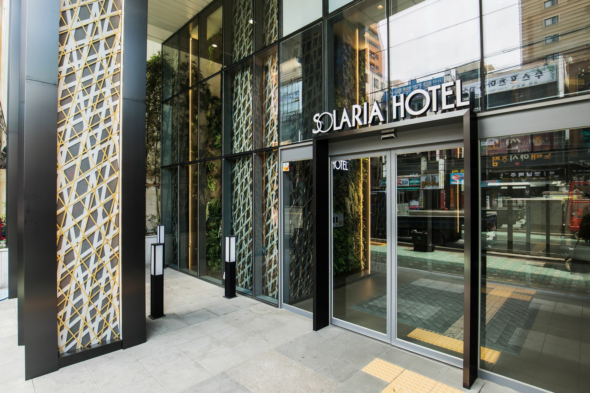 Solaria Nishitetsu Hotel Пусан Екстериор снимка