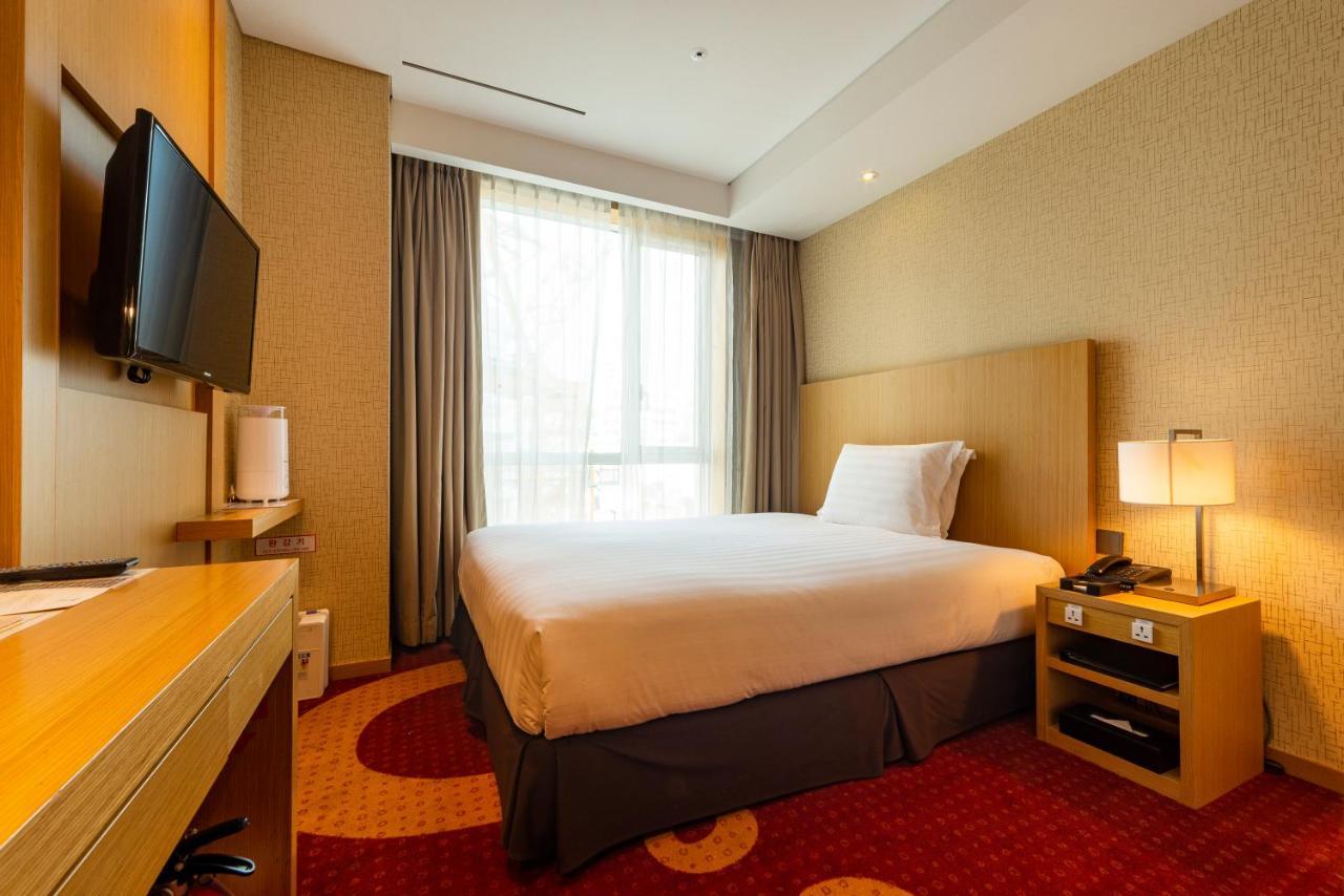 Solaria Nishitetsu Hotel Пусан Екстериор снимка